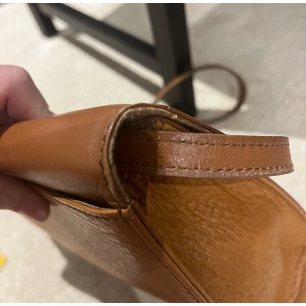 Burberry Vintage Brown Leather Crossbody Bag With Adjustable Strap - Picture 4 of 13
